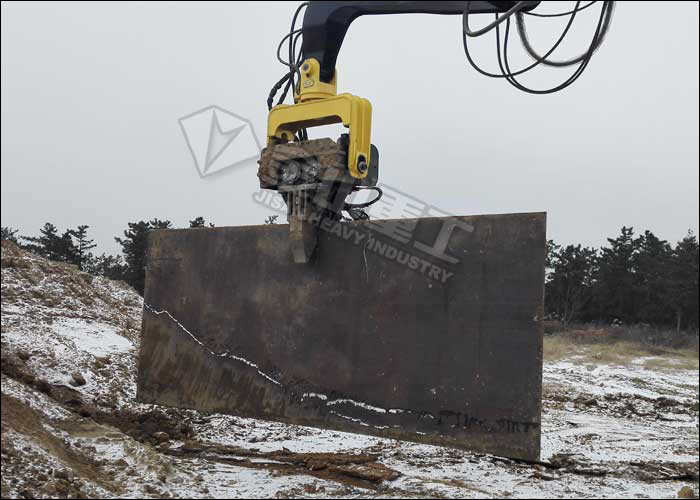 270 Degree Hydraulic Vibratory Hammer Pile Driver Attachment For Excavators 20-30 Ton